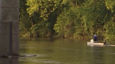 12 personas fueron rescatadas tras el vuelco de un barco en el Schuylkill River