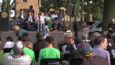 Recuerdan víctimas de tiroteo masivo en Filadelfia