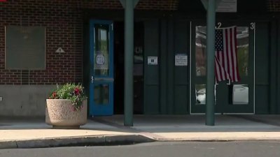 Poca asistencia de personas en centros de votación en Trenton, NJ