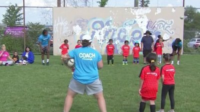 Fiebre del Mundial FIFA 2026: Jóvenes reciben sorpresa inolvidable