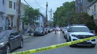 Hombre hospitalizado tras recibir dos disparos