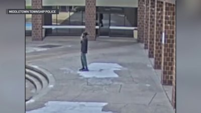 Video: sospechoso de tiroteo en Oxford Valley Mall queda captado en cámara