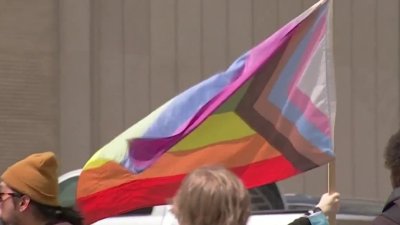 Barreras culturales dificultan el diálogo en la comunidad LGBTQ+