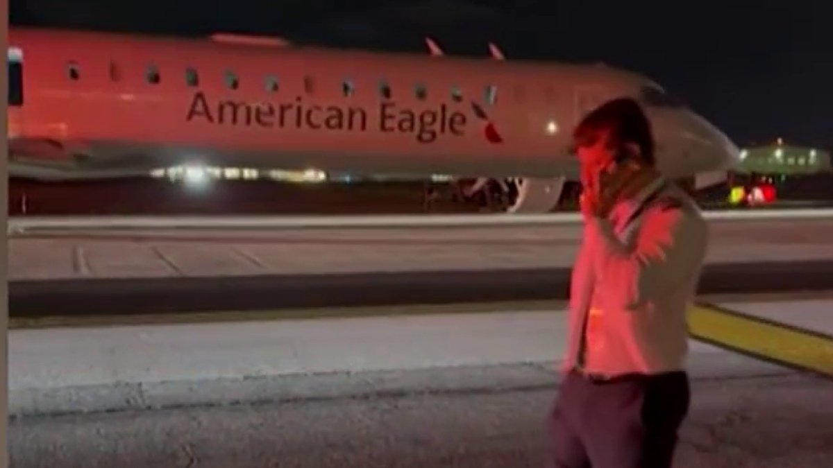 Pasajeros de American Airlines quedan atrapados en Filadelfia ...