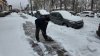 Tres adultos mayores habrían muerto paleando la nieve durante la tormenta