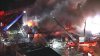 Popular restaurante latino resulta devorado por un voraz incendio en Philly