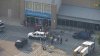 Bomberos y policías acuden a Walmart de Woodbury por contaminante